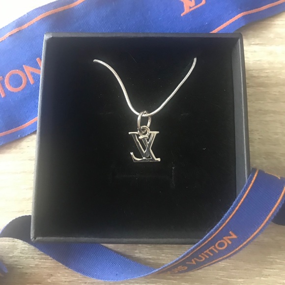 ✨Louis Vuitton Pendent w Silver Chain Link Necklace with Lobster Clasp✨ - Picture 4 of 10